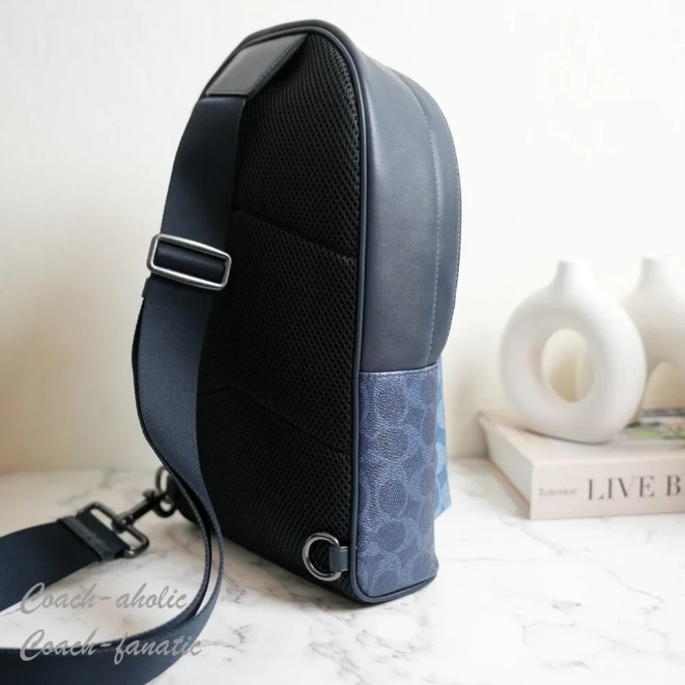 NWT Coach CBI92 West Pack In Blocked Signature Canvas Denim/Light Denim